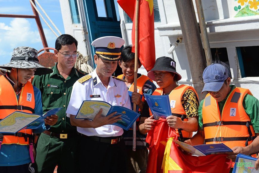 Quân chủng Hải quân nỗ lực kiểm tra, giám sát tàu cá, góp phần gỡ “thẻ vàng IUU” của EC