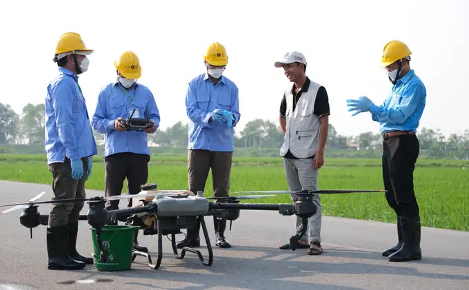 Tập huấn vận hành drone phun thuốc BVTV: Bước tiến mới trong khảo nghiệm nông nghiệp