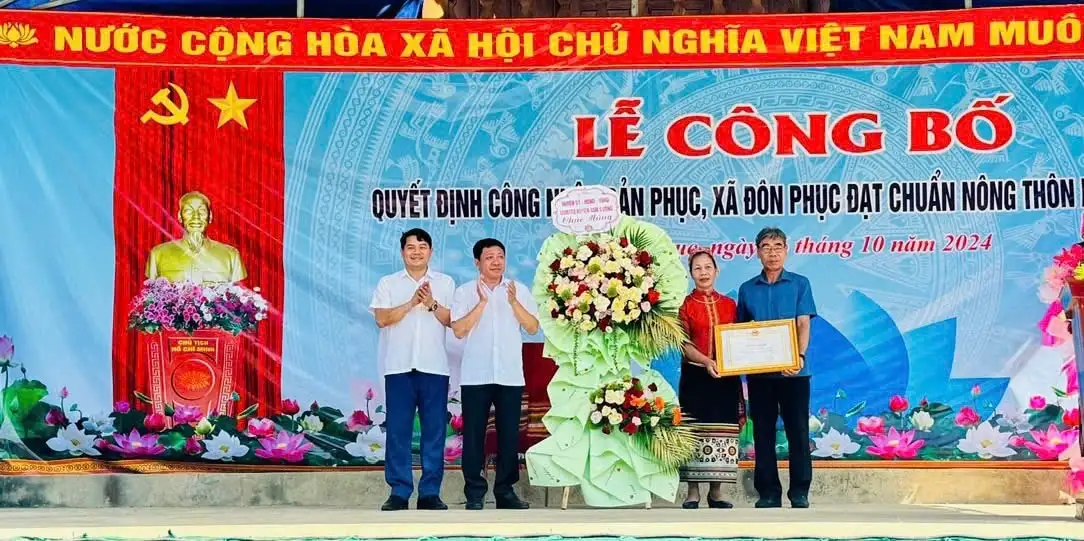 Bản Phục (Con Cuông) đón nhận danh hiệu đạt chuẩn nông thôn mới