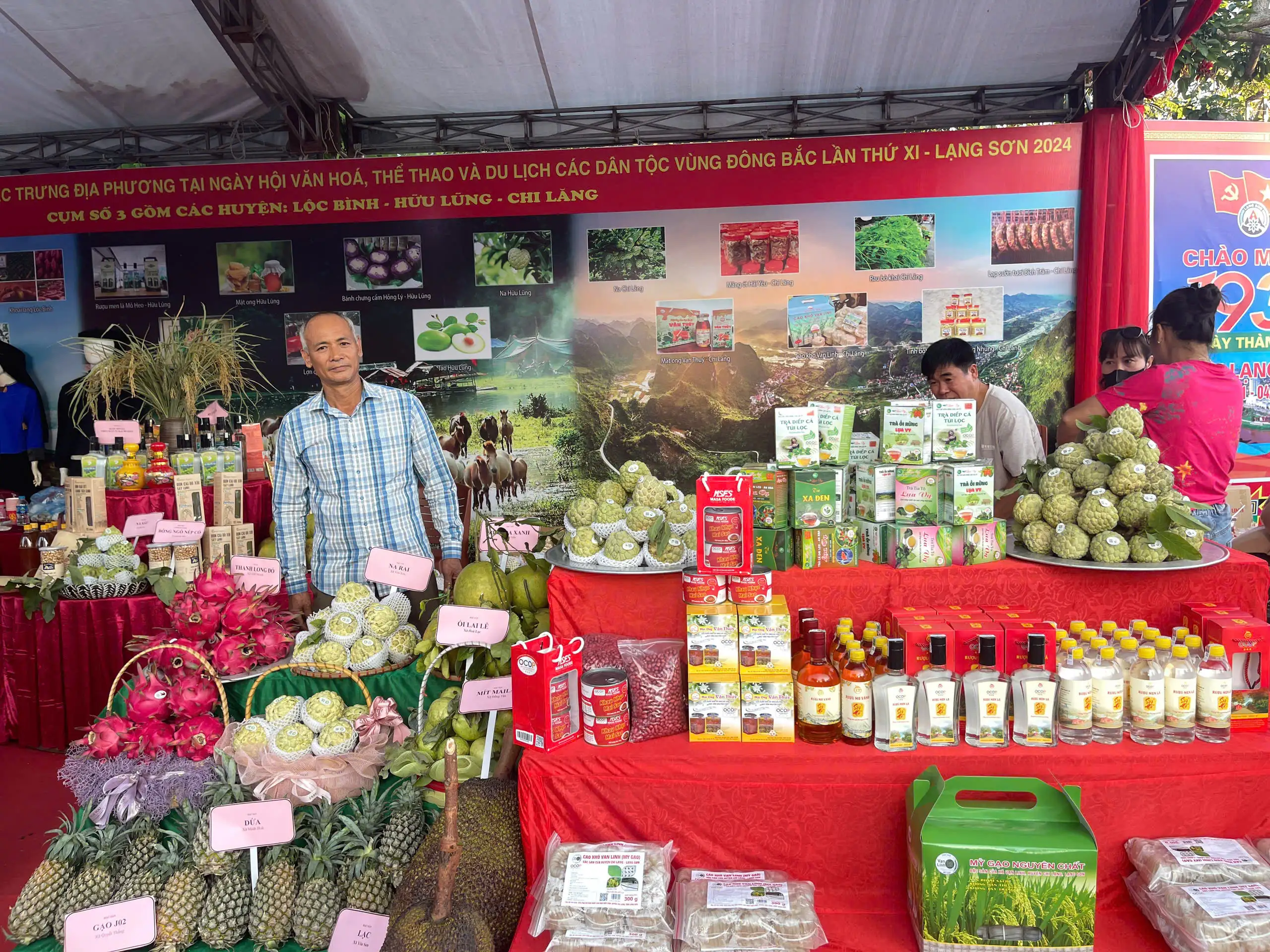 Sản phẩm, đặc sản OCOP Lạng Sơn “bán chạy như tôm tươi” ở Ngày hội Văn hóa Đông Bắc