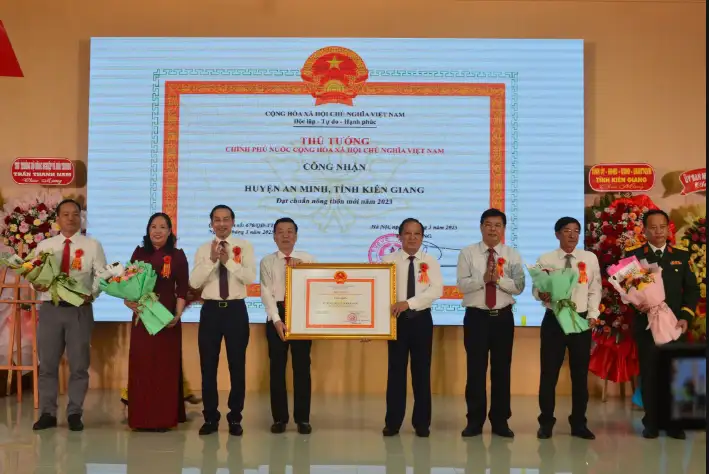 CÔNG BỐ QUYẾT ĐỊNH ĐẠT CHUẨN NÔNG THÔN MỚI, NÔNG THÔN MỚI NÂNG CAO ĐỐI VỚI CÁC HUYỆN TẠI ĐỒNG&#8230;