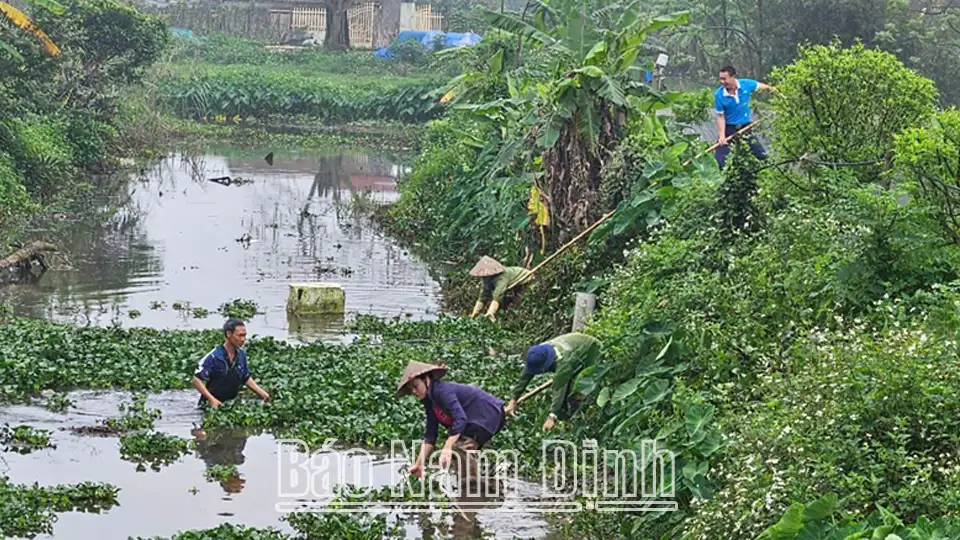 Hội viên nông dân Giao Thủy tham gia xây dựng nông thôn mới nâng cao, kiểu mẫu