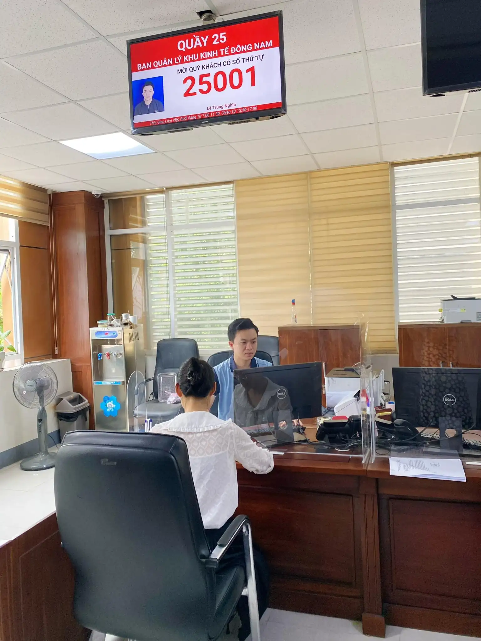 Giải pháp nâng cao hiệu quả cải cách hành chính gắn với chính quyền điện tử, dịch vụ công trực tuyến ở cấp xã khi thực hiện chính quyền địa phương hai cấp ở Nghệ An