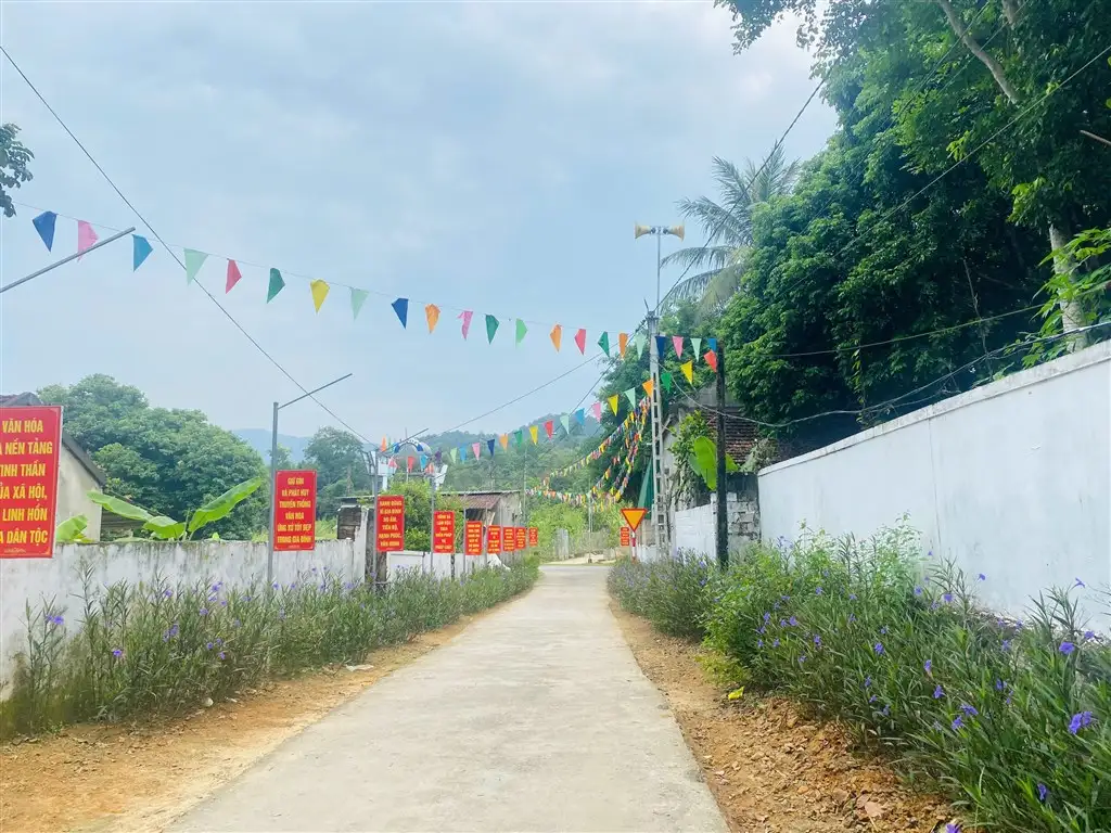 Quế Phong &#8211; huyện đặc biệt khó khăn nổi lực vươn lên trong phát triển kinh tế &#8211; xã hội, xây dựng nông thôn mới