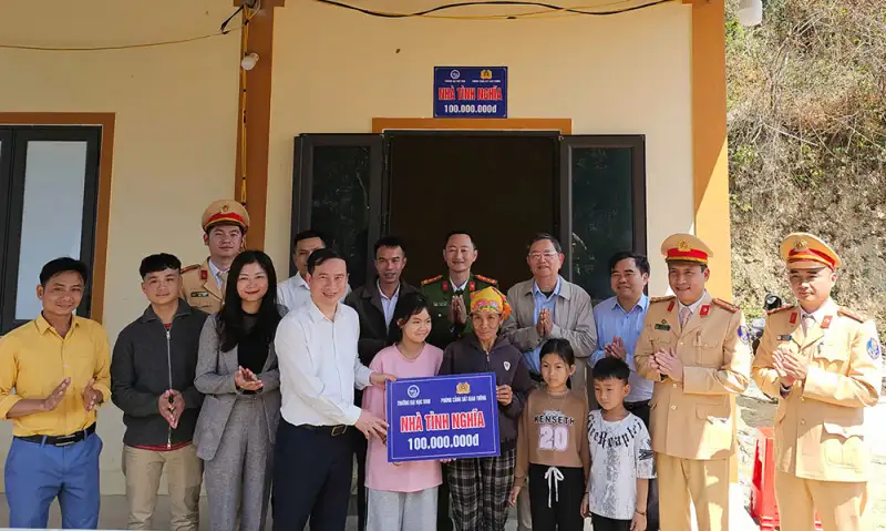 Kỳ Sơn, Nghệ An thực hiện mục tiêu bám làng, bám bản để phát triển sản xuất, bảo vệ an ninh vùng biên của Tổ quốc gắn với tiêu chí xây dựng nông thôn mới