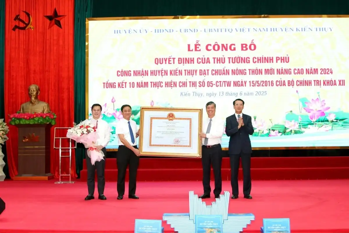 Kiến Thụy đón danh hiệu &#8216;huyện đạt chuẩn Nông thôn mới nâng cao&#8217;