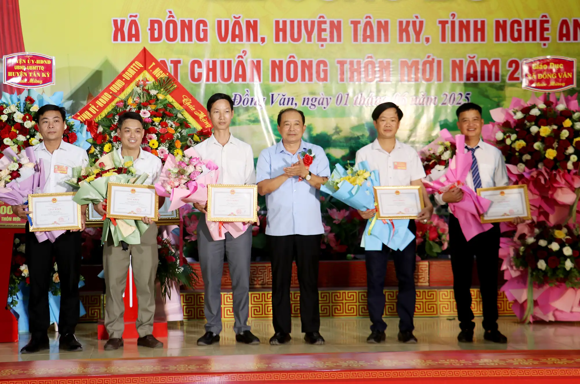 Xây dựng quê hương Đồng Văn ngày càng phát triển