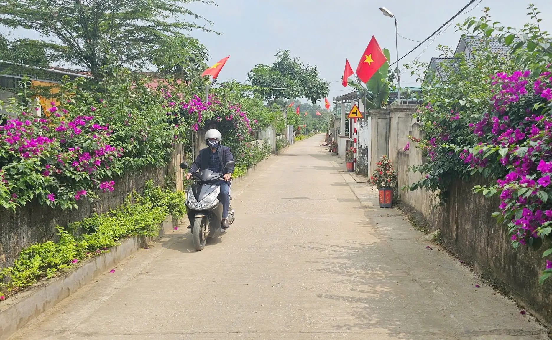 Xã nghèo vượt khó tiến đến chuẩn nâng cao