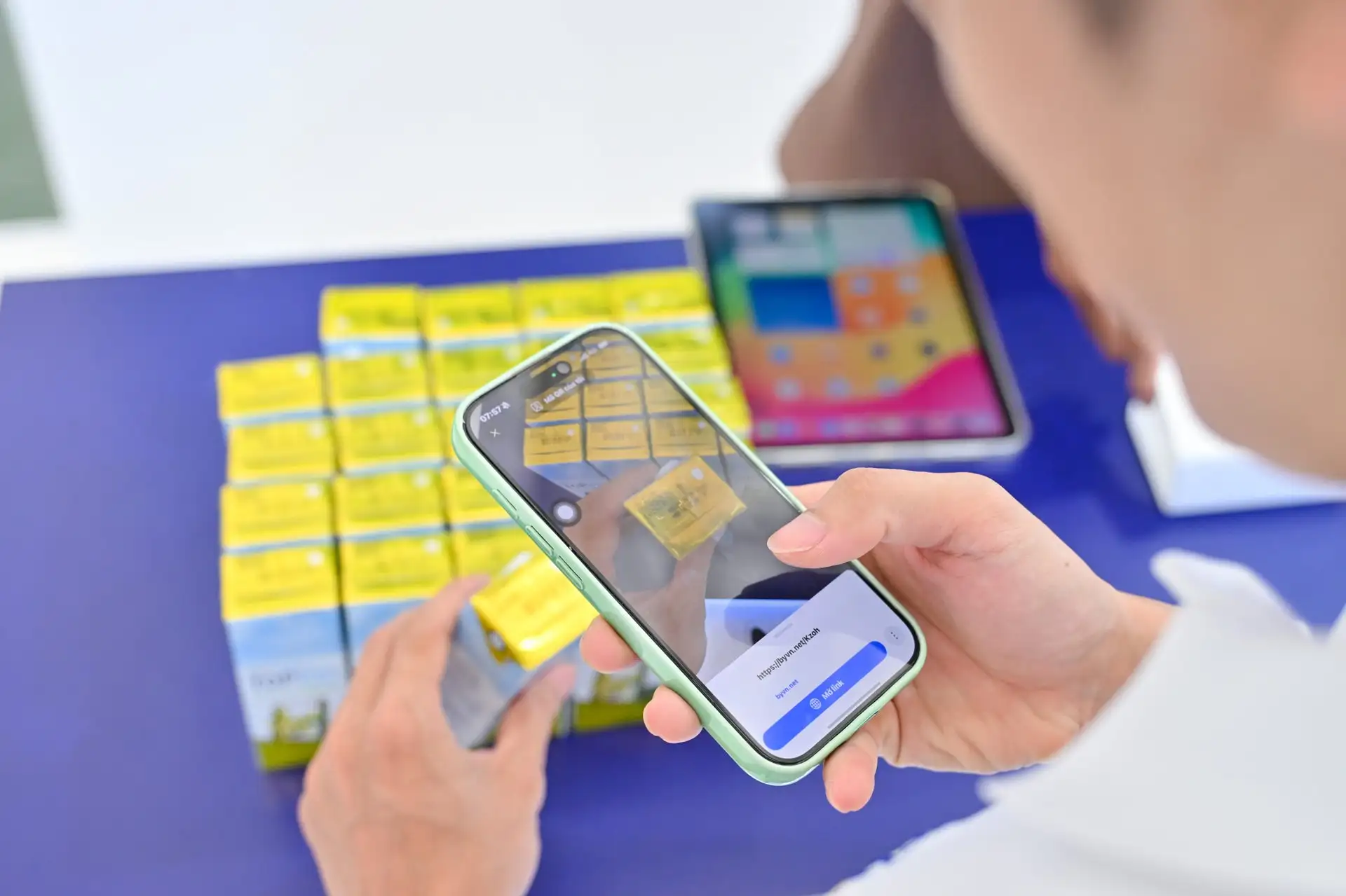 Doanh nghiệp sữa đầu tiên tại Việt Nam sử dụng mã QR định danh sản phẩm