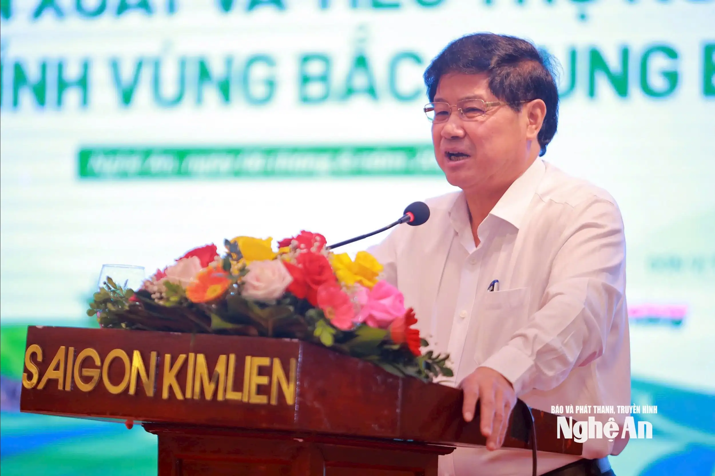 Kết nối sản xuất, tiêu thụ nông sản dứa, chè, cây ăn quả có múi các tỉnh vùng Bắc Trung Bộ