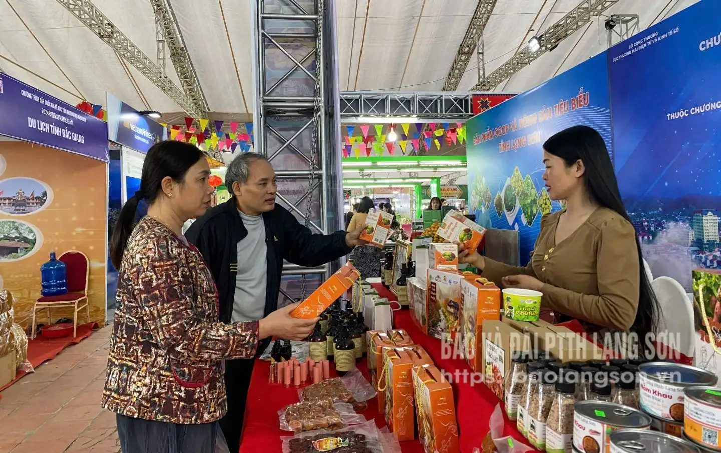 Mở đường vươn ra biển lớn
