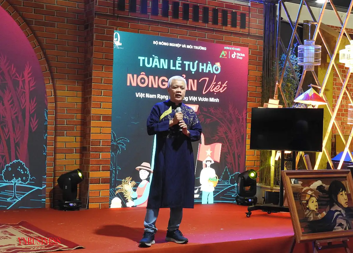 Nhiều KOL livestream bán nông sản, sản phẩm OCOP tại không gian triển lãm thành tựu đất nước