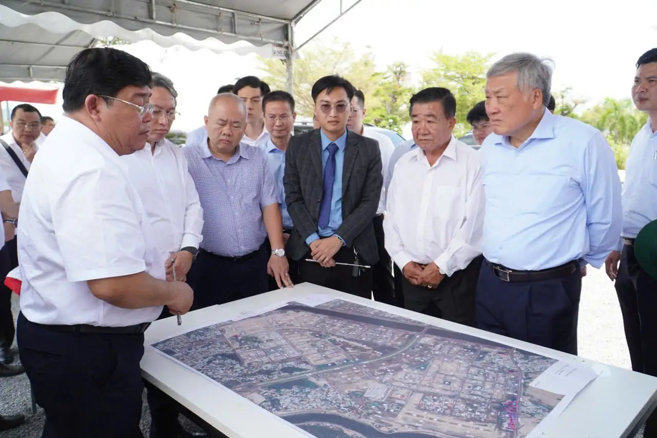 Phó Thủ tướng Thường trực Chính phủ Nguyễn Hòa Bình chỉ đạo tháo gỡ các dự án tồn đọng ở Khánh Hòa