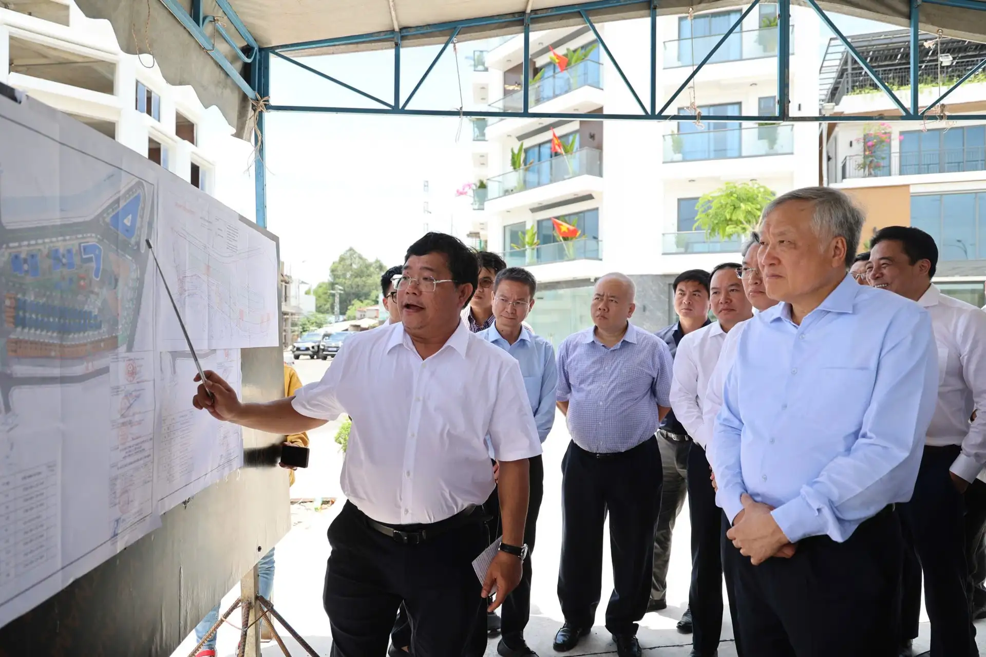 Phó Thủ tướng Thường trực Chính phủ Nguyễn Hòa Bình chỉ đạo tháo gỡ các dự án tồn đọng ở Khánh Hòa