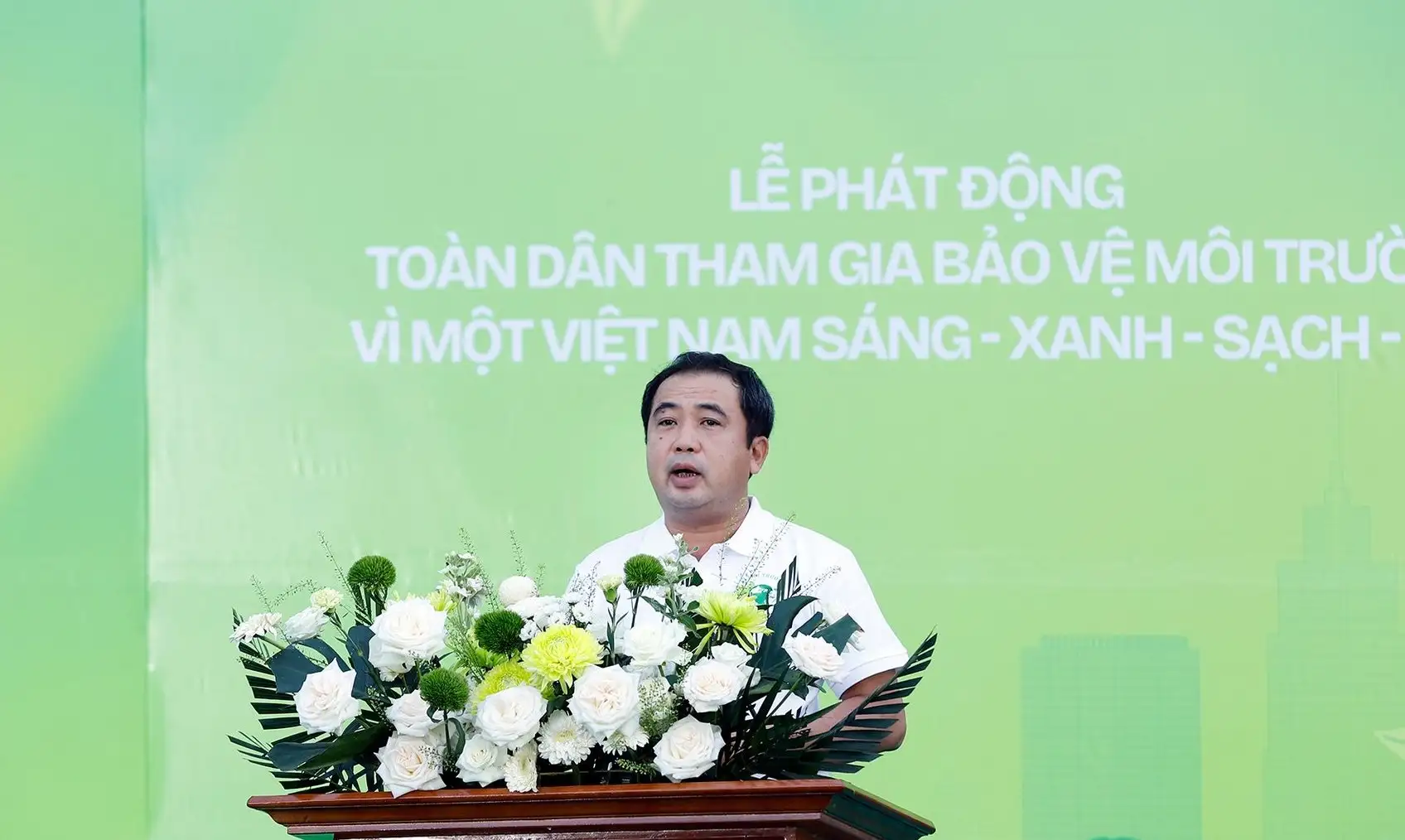 Vì một Việt Nam sáng &#8211; xanh &#8211; sạch &#8211; đẹp: Hàng trăm người cùng xuống đường thu gom, phân loại rác