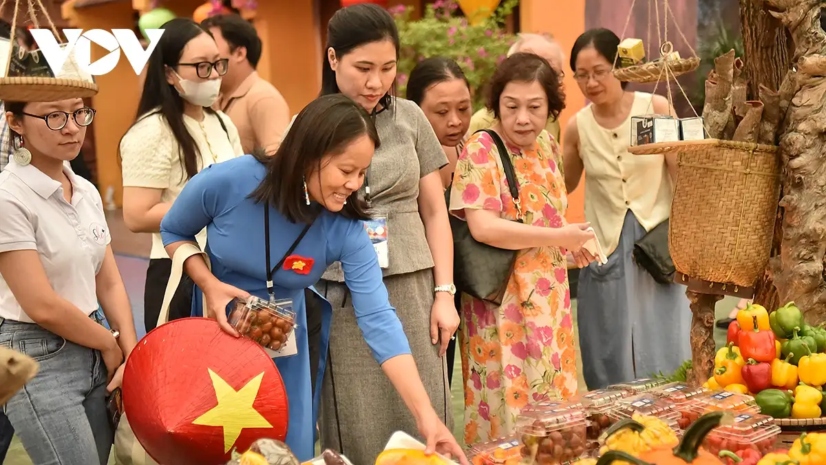 Tràn ngập đặc sản ẩm thực, OCOP 3 miền tại Triển lãm 80 năm thành tựu đất nước