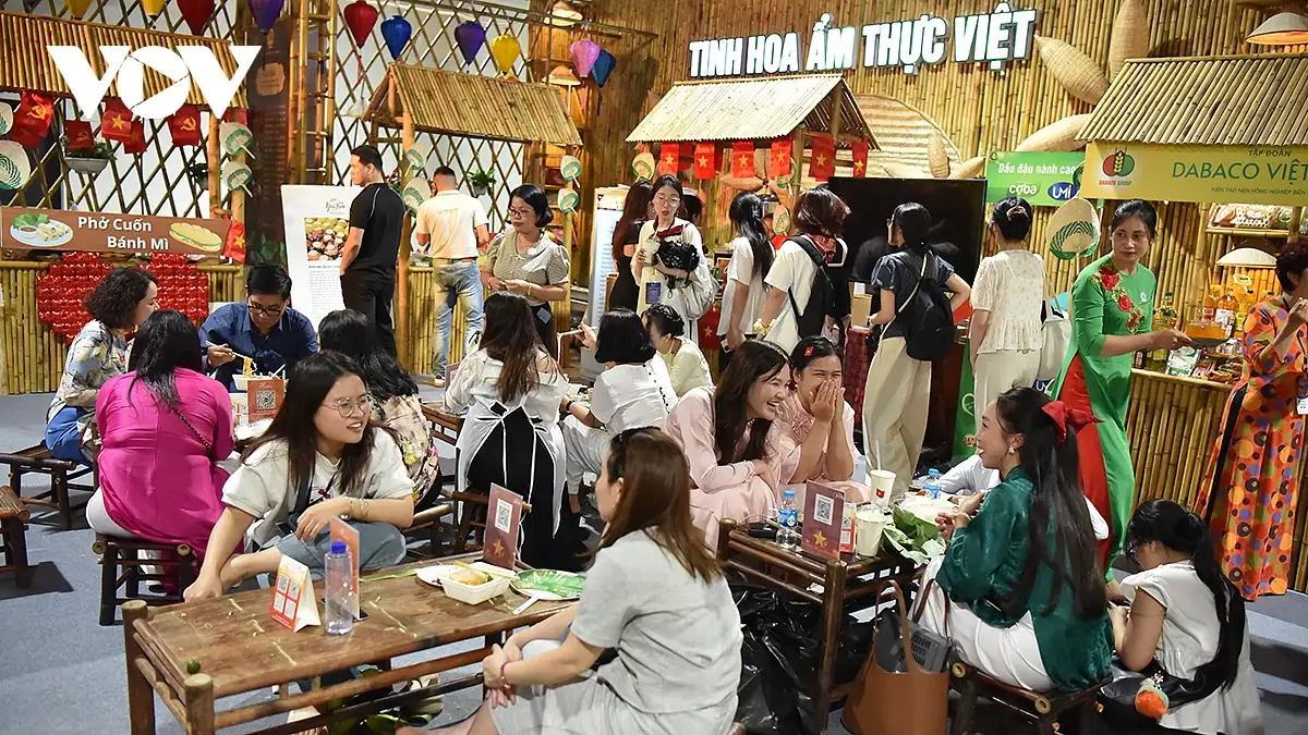 Tràn ngập đặc sản ẩm thực, OCOP 3 miền tại Triển lãm 80 năm thành tựu đất nước