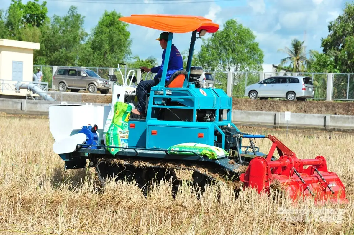 Cải tạo đất phèn, xử lý rơm rạ hiệu quả bằng phân bón