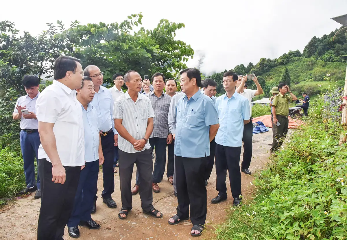 CÂU CHUYỆN GIẢM NGHÈO