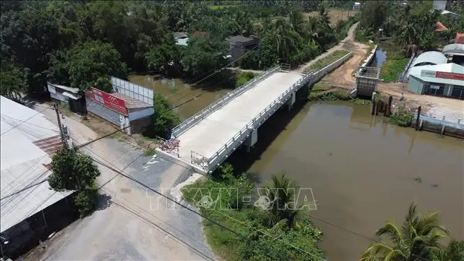 “Chơi sang ở Nghệ An”, nuôi gà đẻ phòng điều hòa, thu hơn 10 tỷ/năm, là Nông dân Việt Nam xuất sắc