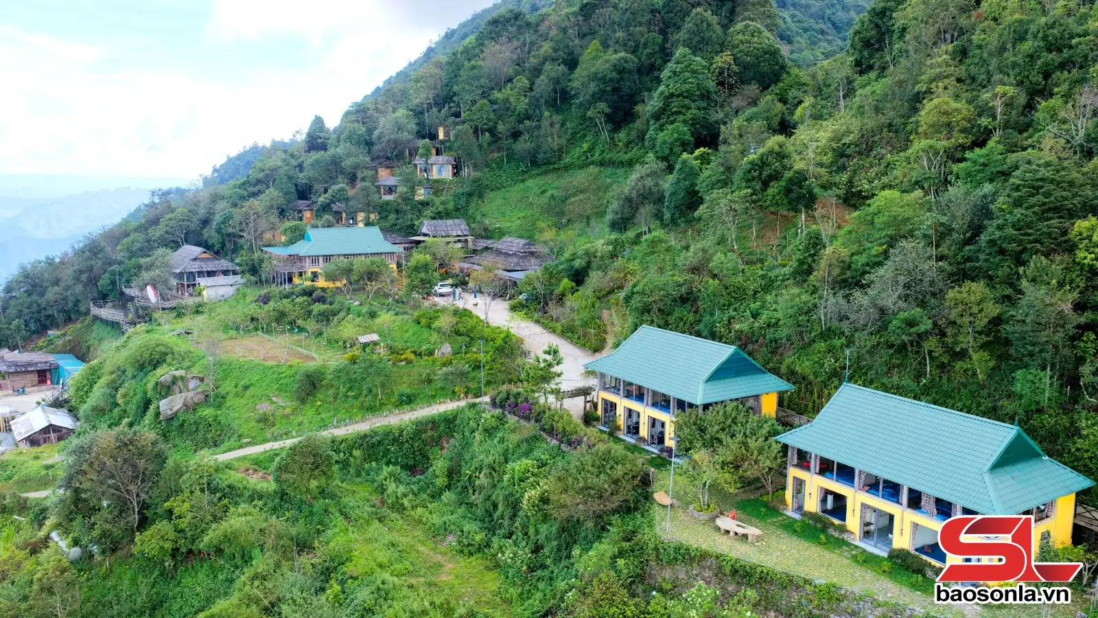 Giữ rừng để phát triển du lịch