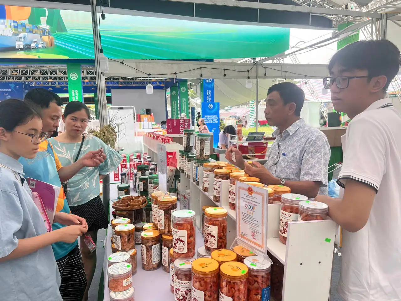 Hà Nội tạo chuỗi liên kết tiêu thụ OCOP: Cầu nối nông sản vùng miền đến tay người tiêu dùng Thủ đô