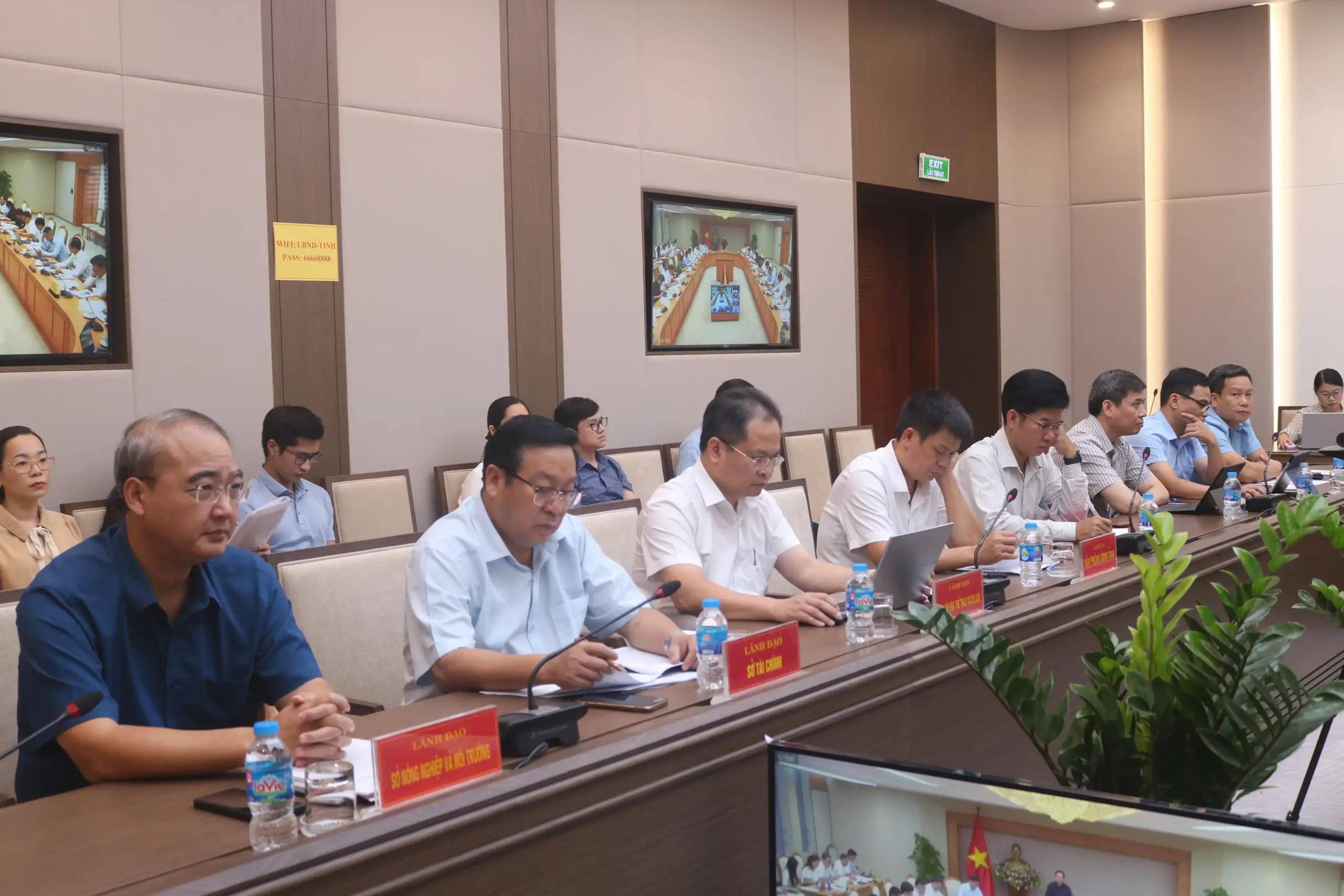 Hội nghị trực tuyến toàn quốc về quy định chuẩn nghèo đa chiều và xây dựng nông thôn mới