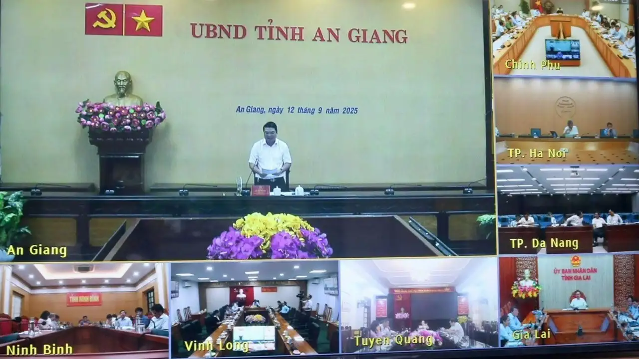 Hội nghị trực tuyến toàn quốc về quy định chuẩn nghèo đa chiều và xây dựng nông thôn mới