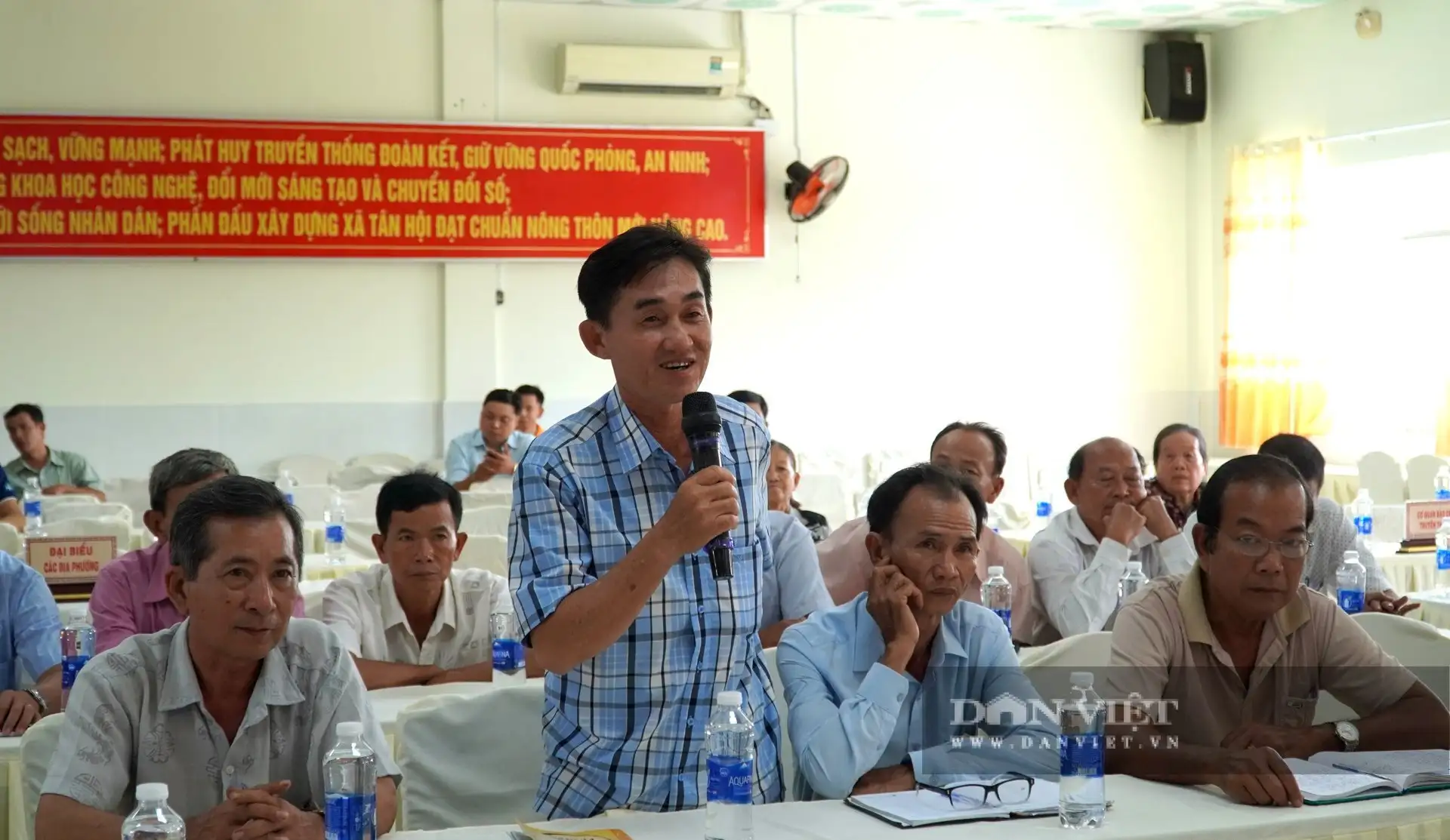 Một tổ khuyến nông cộng đồng ở An Giang tiếp sức cho nông dân làm lúa chất lượng cao, giảm phát thải