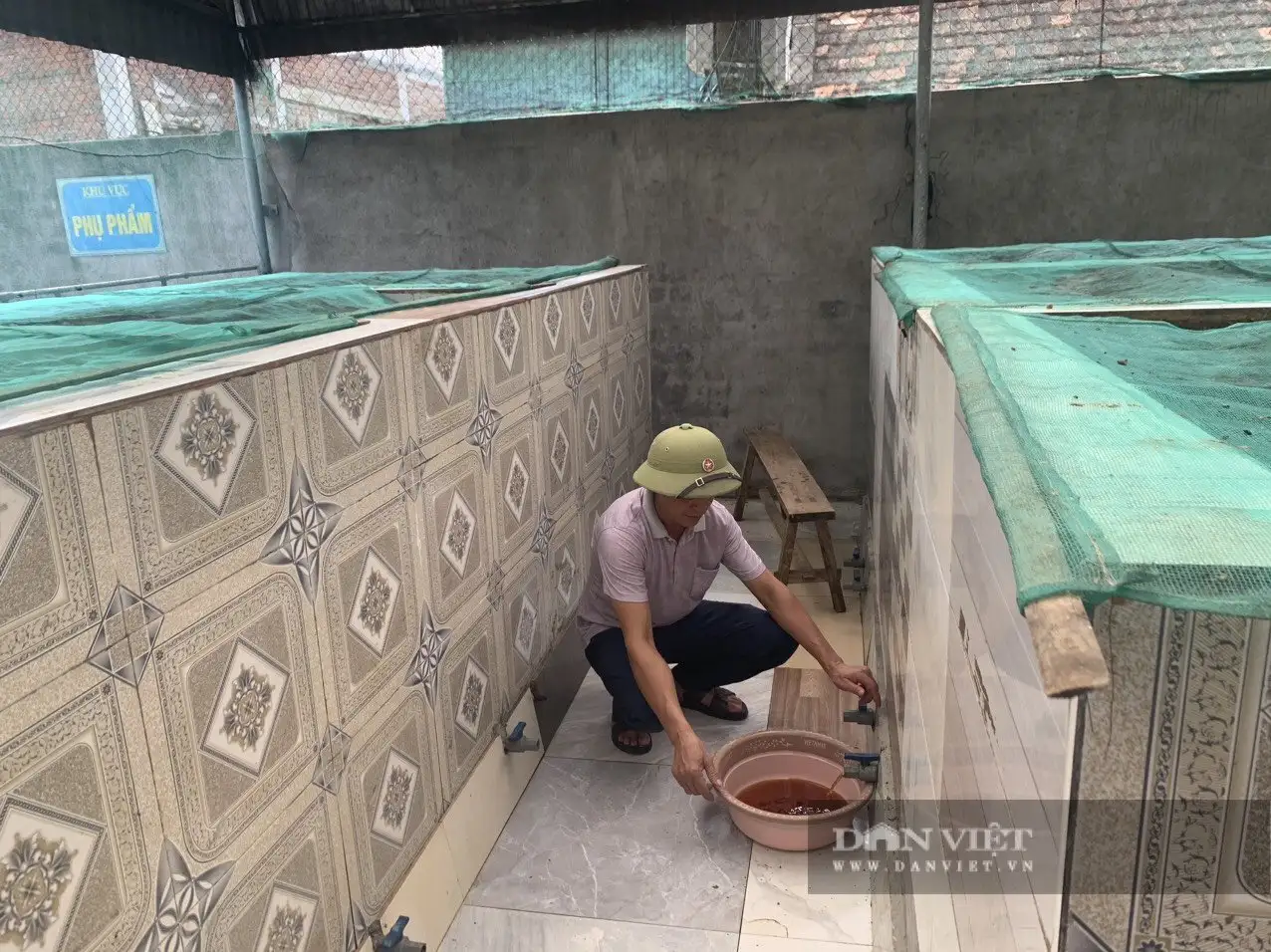 &#8220;Nước mắm nhà ăn&#8221; màu cánh gián do một người Nghệ An làm đạt 3 sao OCOP, cả làng khen