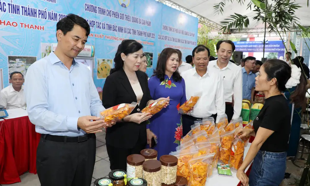 Bắc Ninh: Khai mạc Chợ phiên Hợp tác xã năm 2025