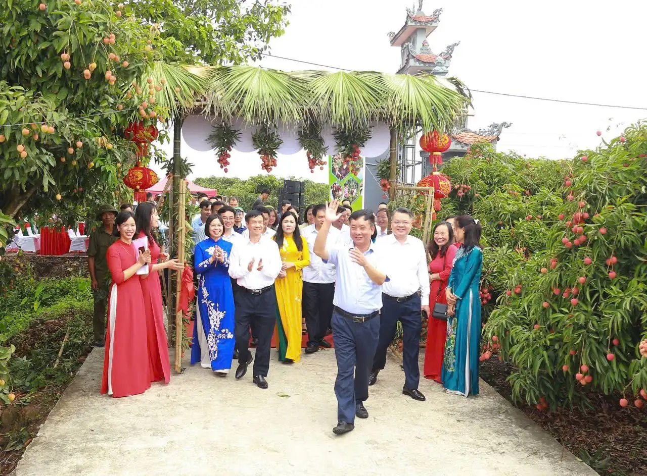 Chủ tịch Hội Nông dân TP.Hải Phòng là Nhà khoa học của nhà nông với nhiều sáng kiến phát triển cây vải thiều Thanh Hà