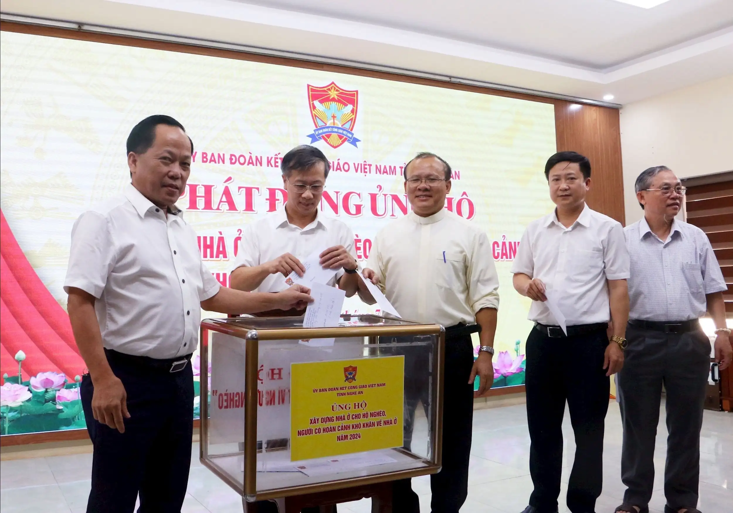 Đồng bào Công giáo Nghệ An thi đua yêu nước, xây dựng nông thôn mới