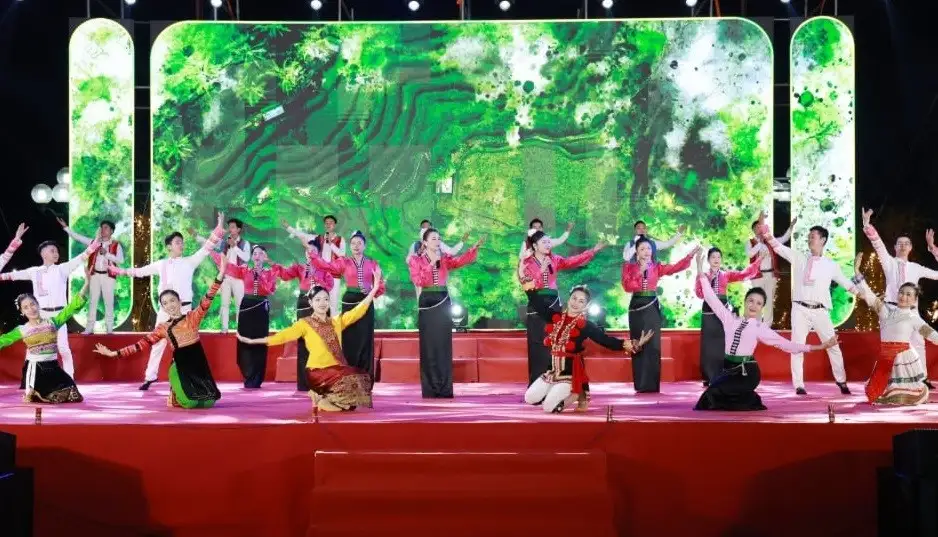 Khai mạc Hội chợ xúc tiến thương mại nông sản và sản phẩm OCOP khu vực Tây Bắc &#8211; Sơn La năm 2025