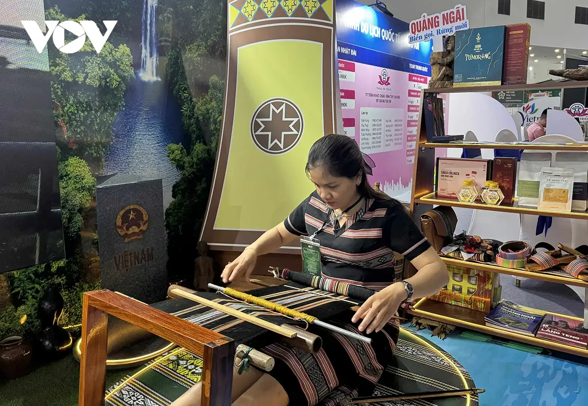 Làng nghề với vai trò quảng bá văn hoá &#8211; du lịch Việt tại Hội chợ Mùa Thu 2025