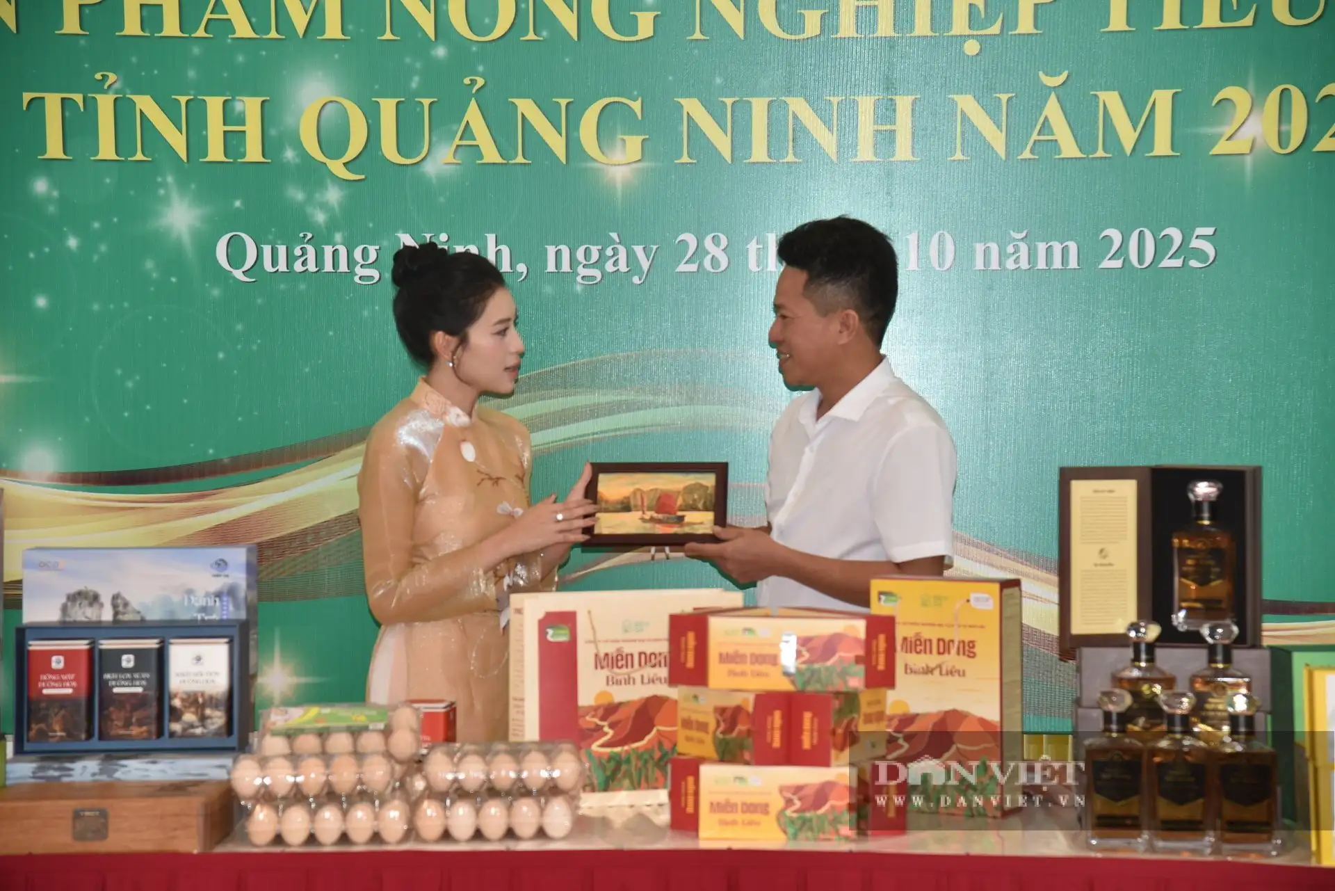 Nông dân Quảng Ninh livestream bán sản phẩm nông nghiệp tiêu biểu, quảng bá đặc sản sao OCOP
