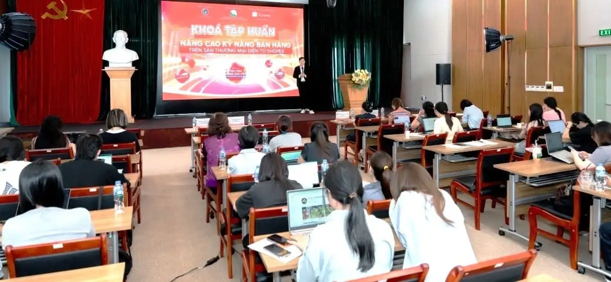 Nông sản TP.HCM bứt phá tiêu thụ trên nền tảng thương mại điện tử