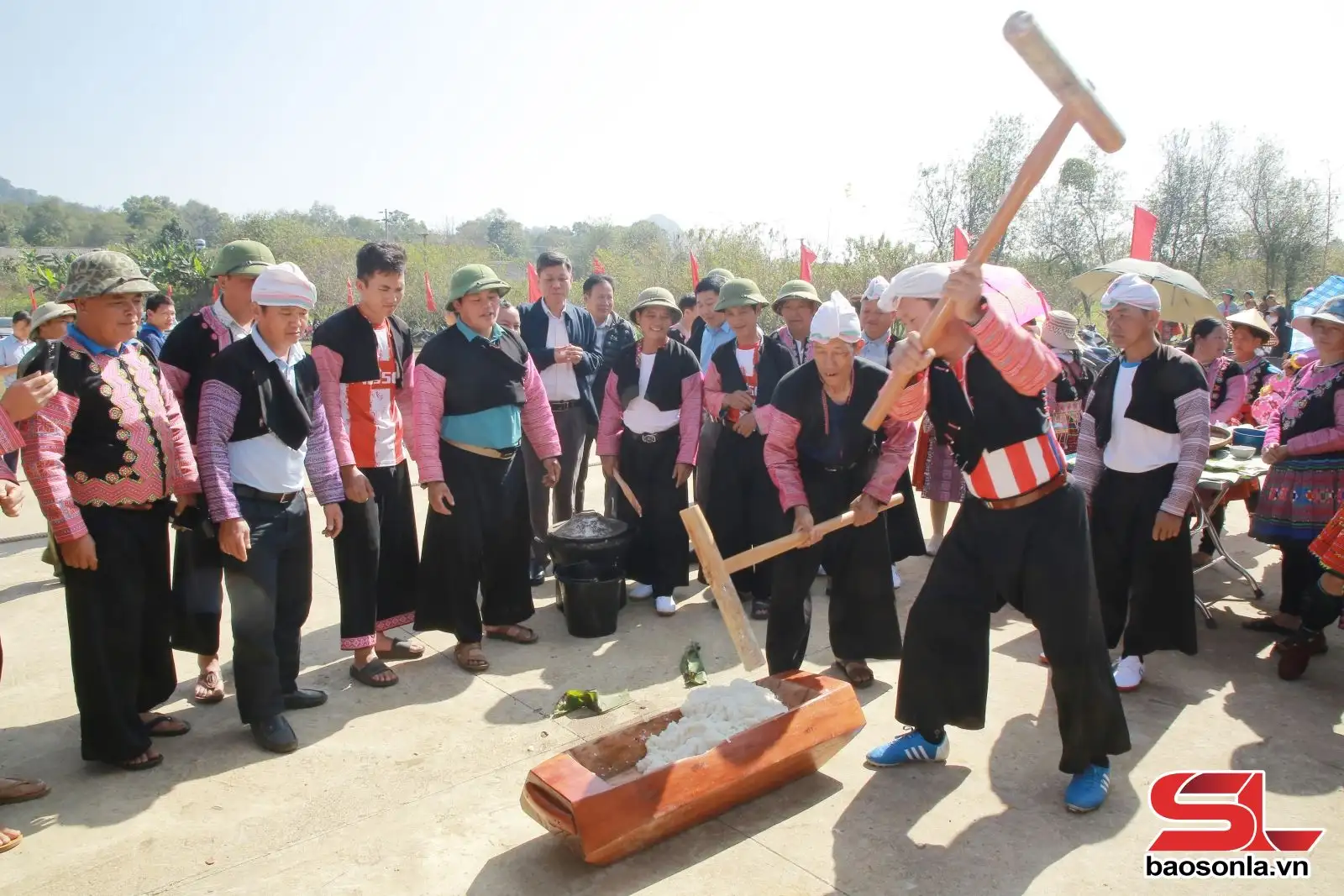 Phát triển du lịch cộng đồng giàu bản sắc dân tộc