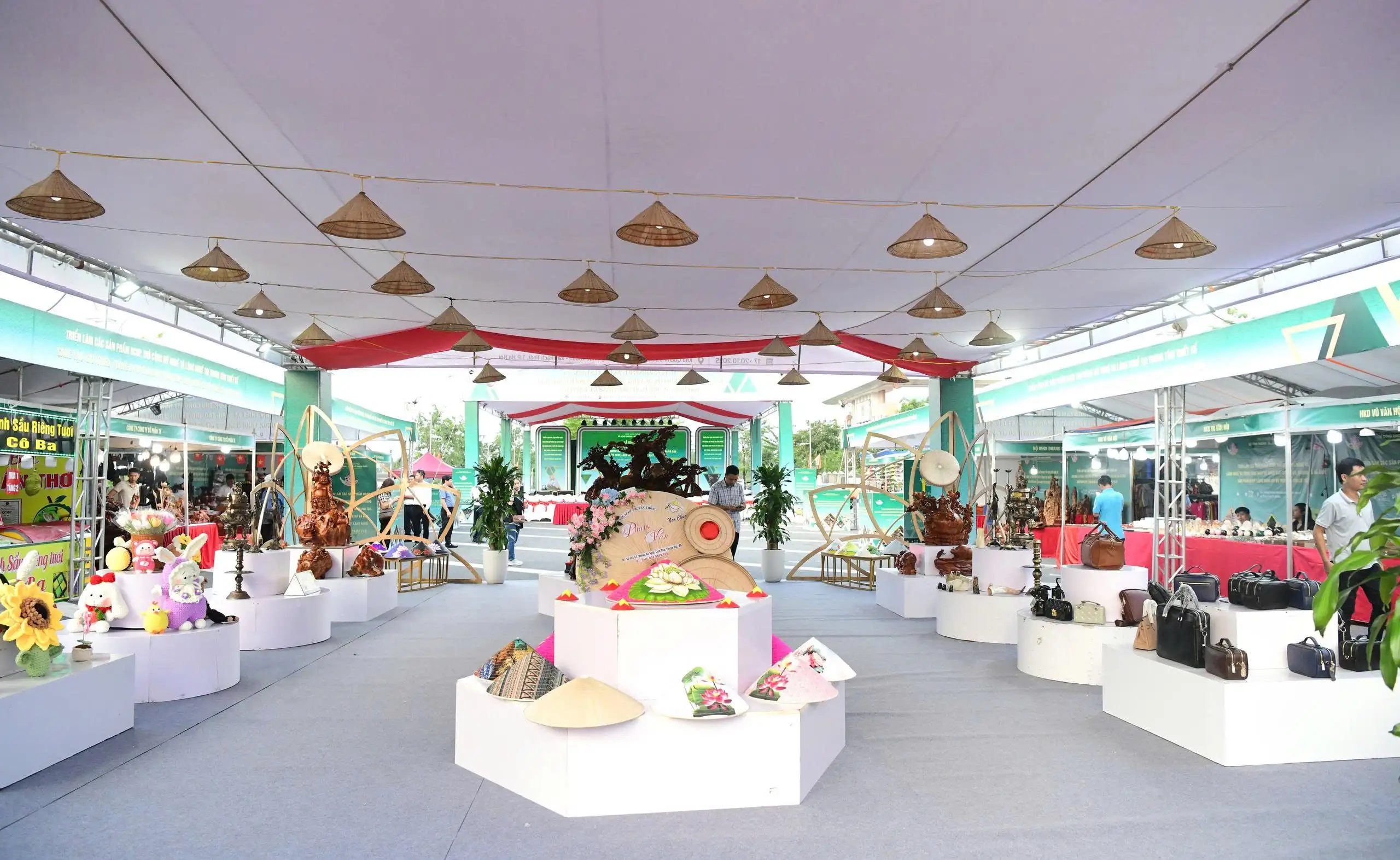 Quảng bá, giao thương, kết nối các sản phẩm OCOP, thủ công mỹ nghệ