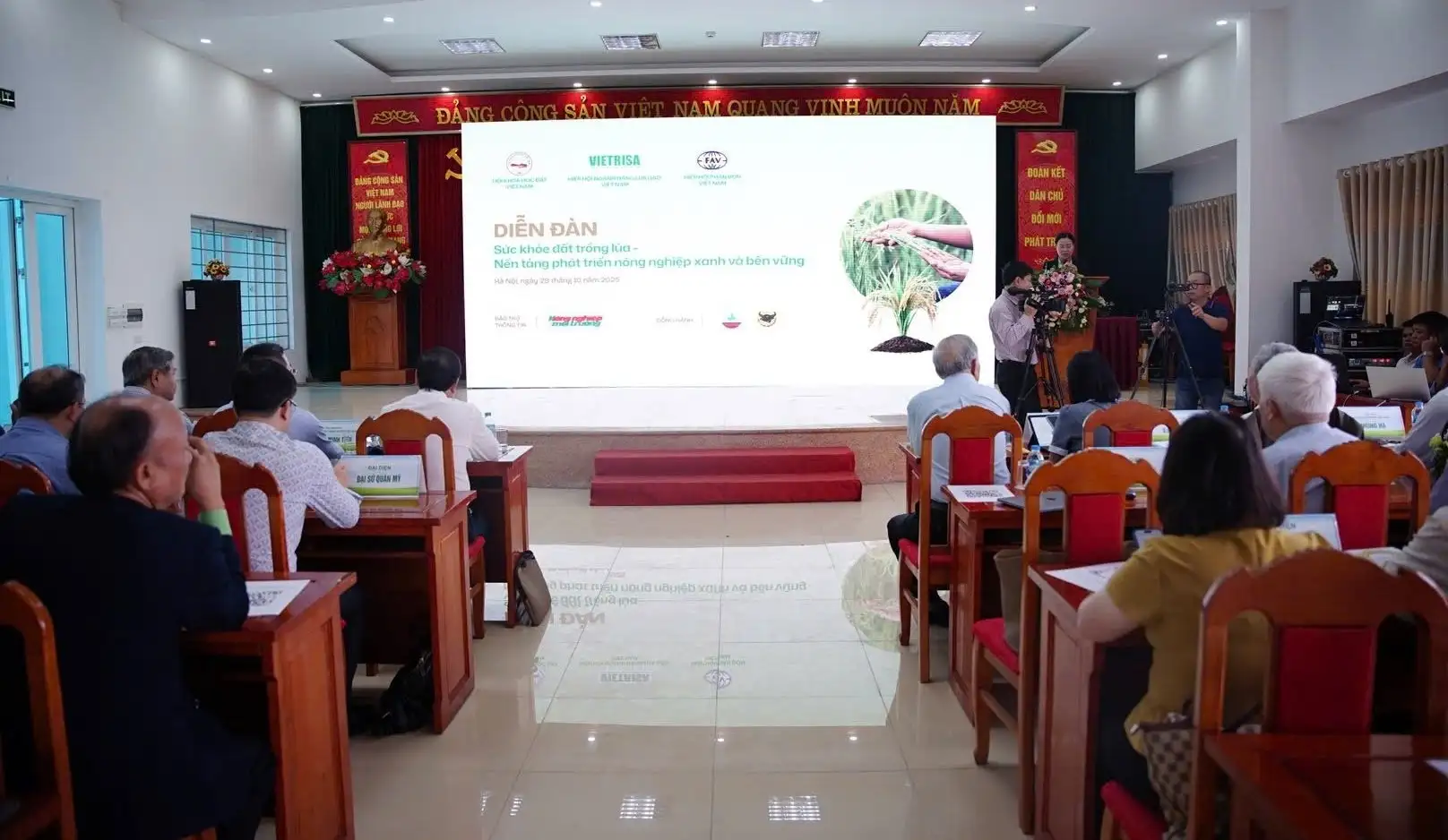 Thiết lập hệ thống ‘bác sỹ đất’ hỗ trợ sản xuất lúa bền vững