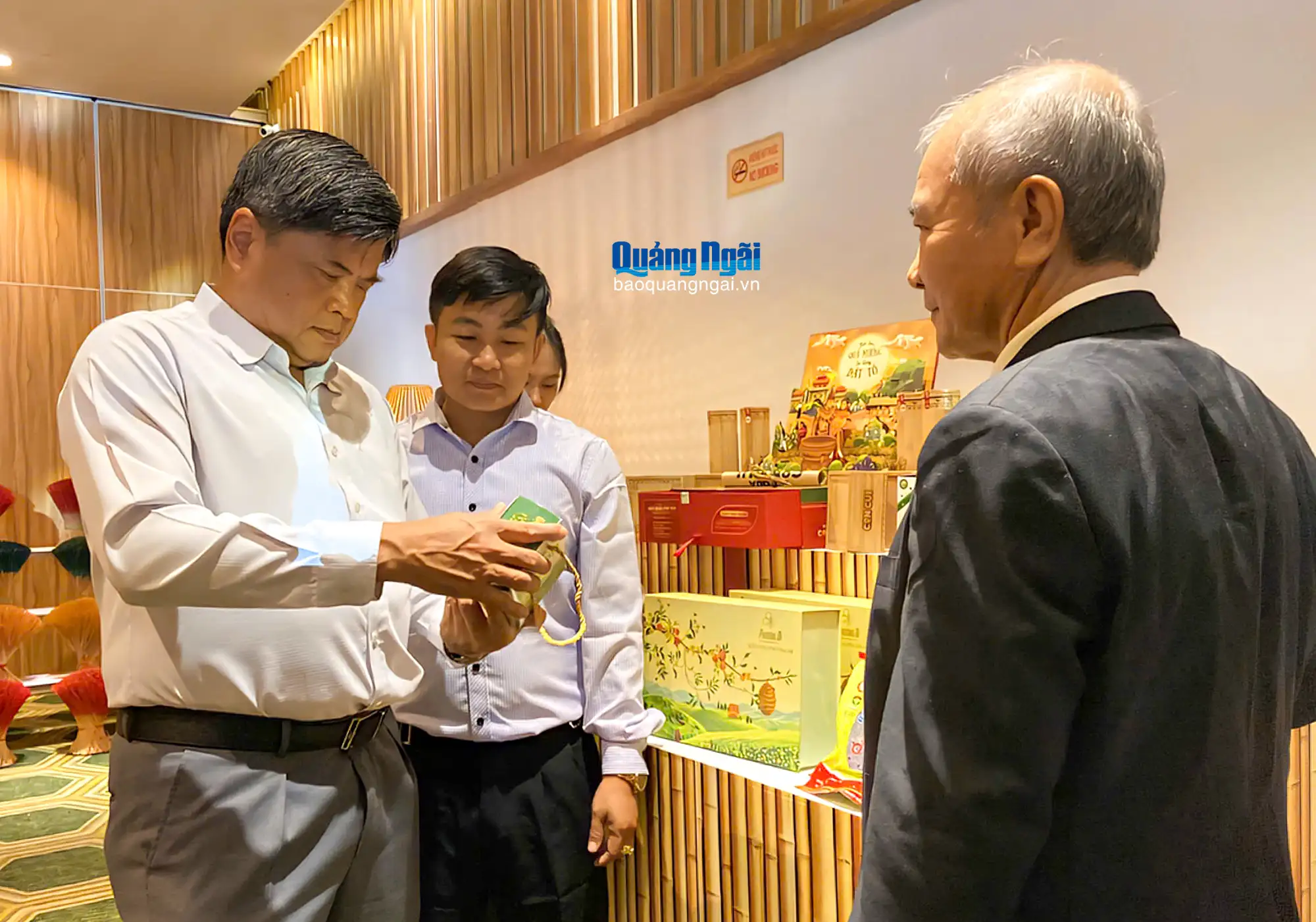 Trao chứng nhận OCOP 5 sao cho 2 sản phẩm của Quảng Ngãi