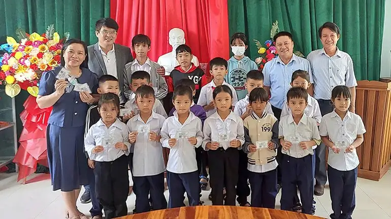 Chính sách bảo hiểm y tế hướng tới mục tiêu giảm nghèo bền vững