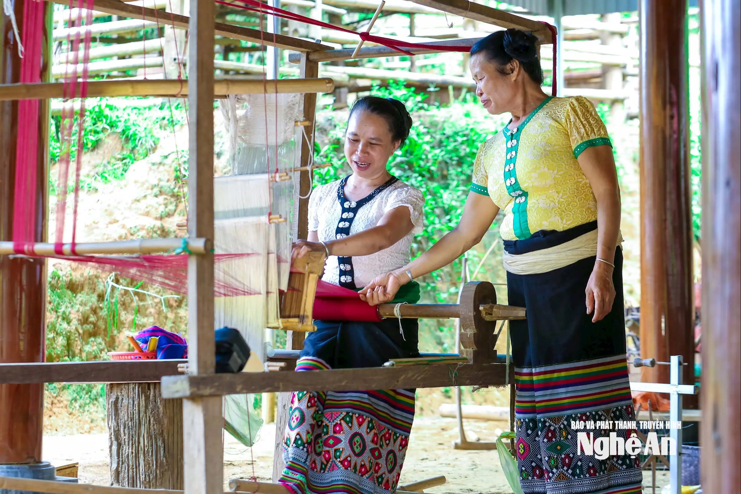 Giấc mơ thổ cẩm đang hồi sinh ở Mường Quàng