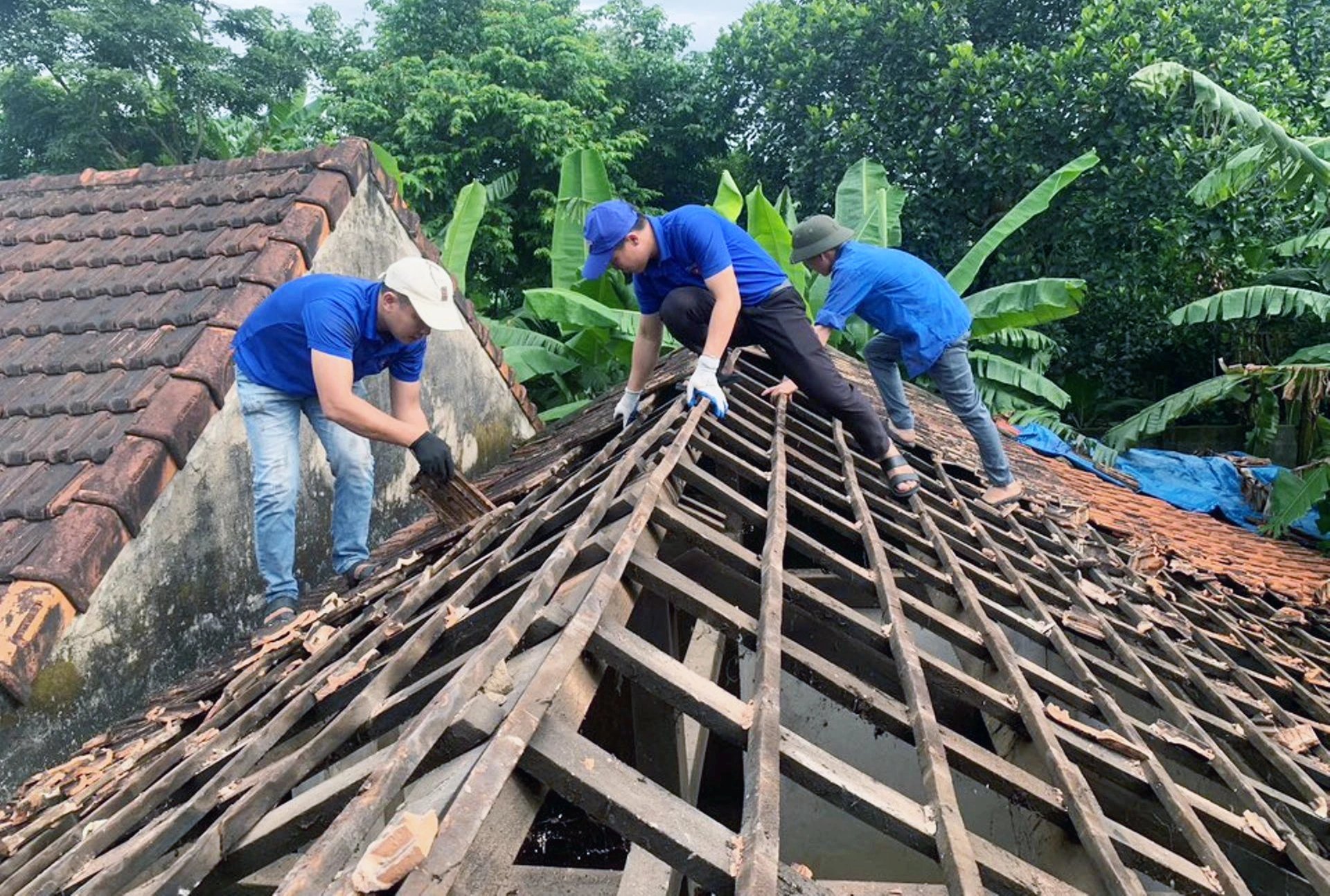 Góp sức trẻ xây dựng nông thôn mới