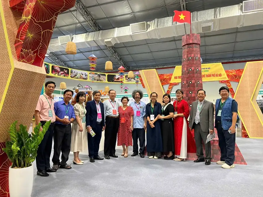 “Mở lối” tiêu thụ nông sản, sản phẩm làng nghề qua “kênh” hội chợ