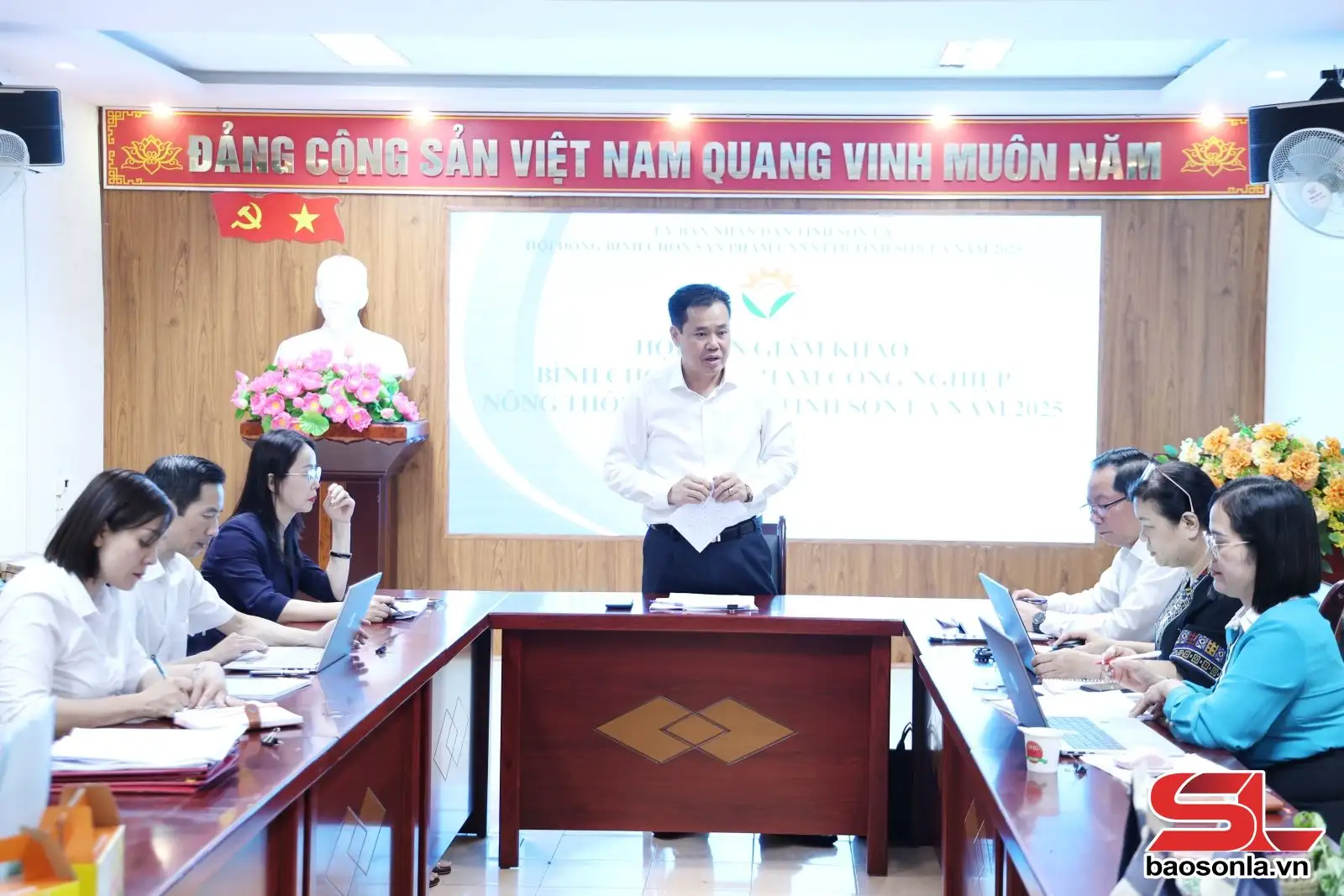 “Tấm vé thông hành” – giúp sản phẩm vươn xa