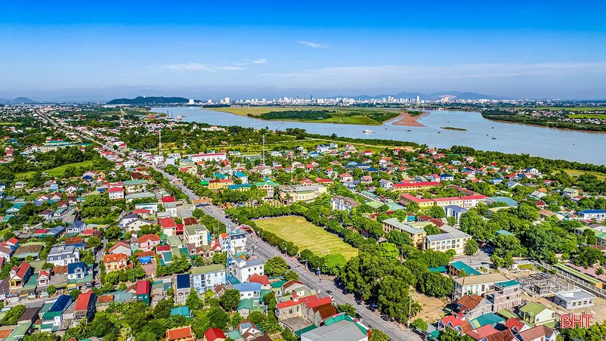 Xã Tiên Điền, tỉnh Hà Tĩnh có làng khoa bảng, tuyến đường nông thôn mới kiểu mẫu đẹp thênh thang, 2 bên là to, biệt thự