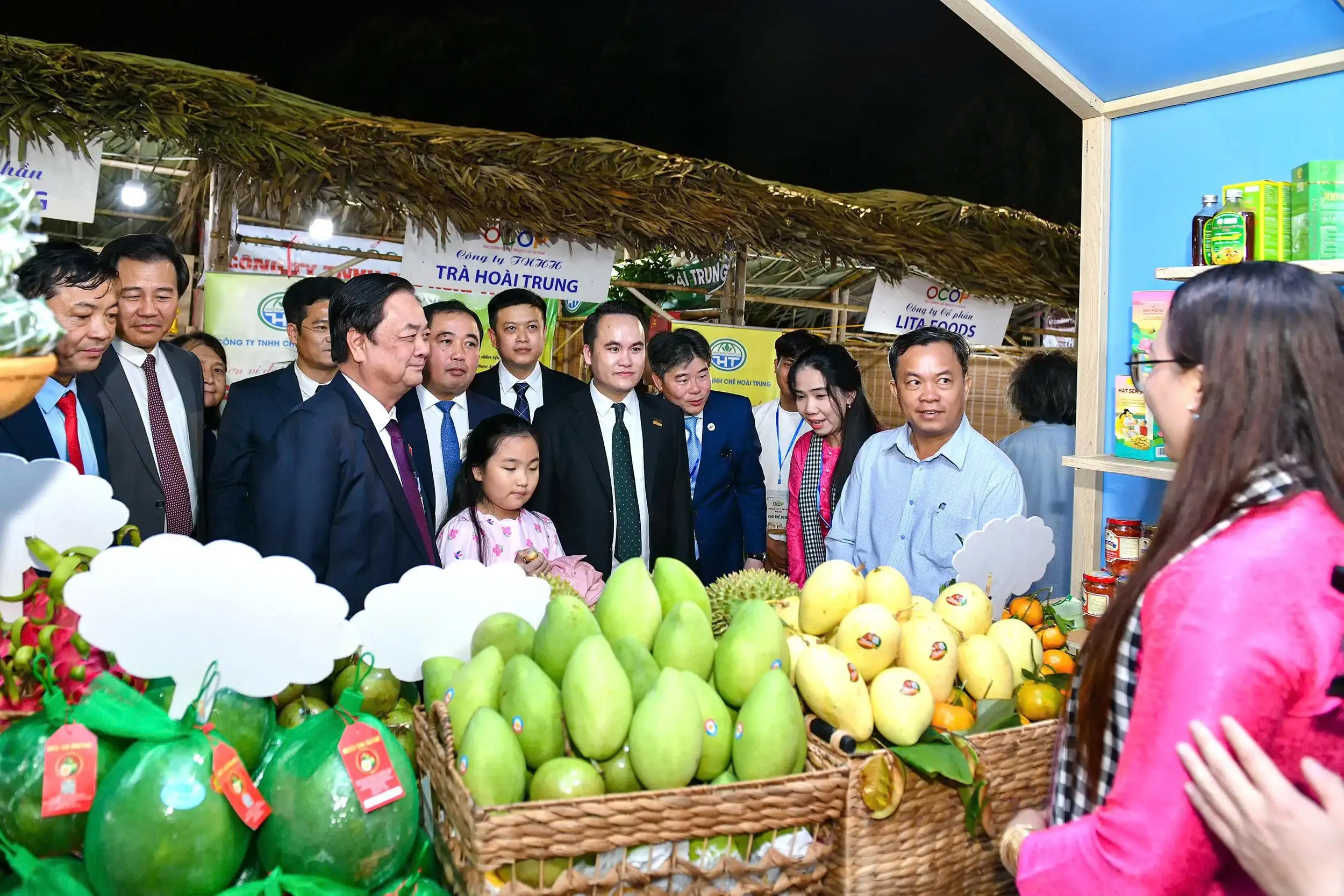 FESTIVAL OCOP VIỆT NAM 2025: Khi những sản vật làng quê thắp sáng Hoàng thành Thăng Long