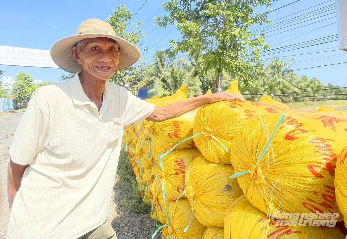 Chế phẩm sinh học – giải pháp xanh xử lý rơm rạ