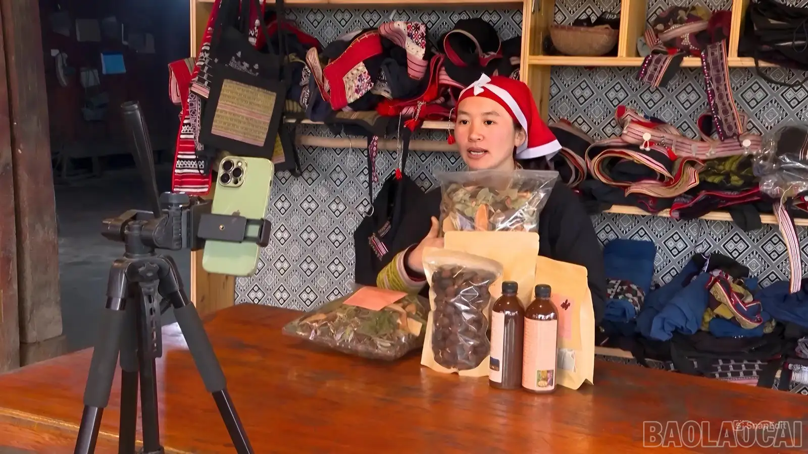 Chợ tết trực tuyến đưa nông sản vùng cao đến mọi miền